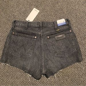 NWT Wrangler Women's Size 27 Shadow Black High Rise Festival Denim Jean Shorts